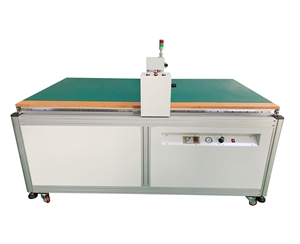 最新液晶屏偏光片貼合設備